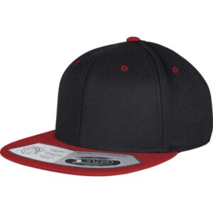 Flexfit 110 Fitted Snapback Black/Red - oblique